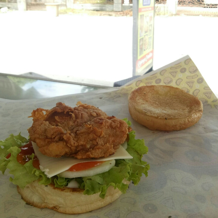 Burger Ayam crispy 2