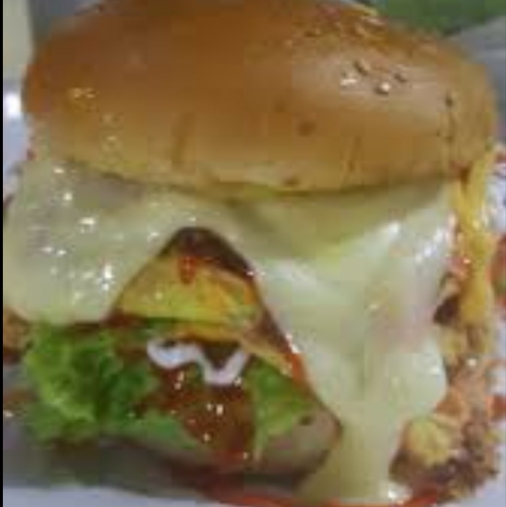 Burger Ayam Keju Mozarella