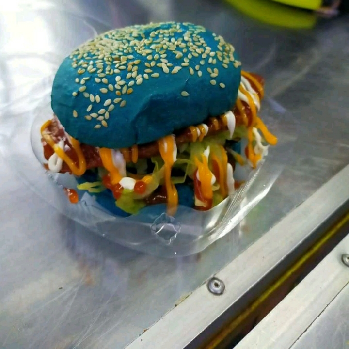 Burger Pelangi Cst