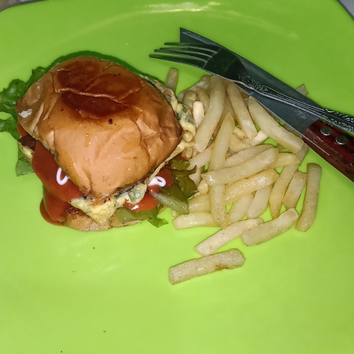 Burger Sapi Keju Fries Sinsil