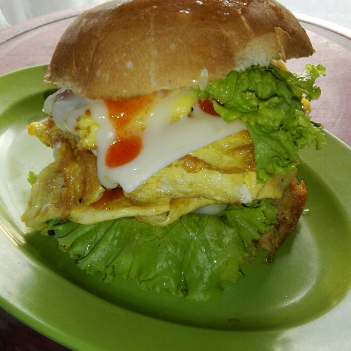 Burger Sosis Telur Keju