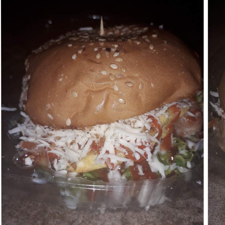 Burger spesial sosis jumbo 