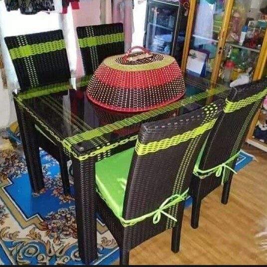 C10-- MEJA MAKAN ROTAN SINTETIS 1 SET MERK - PER UNIT 2