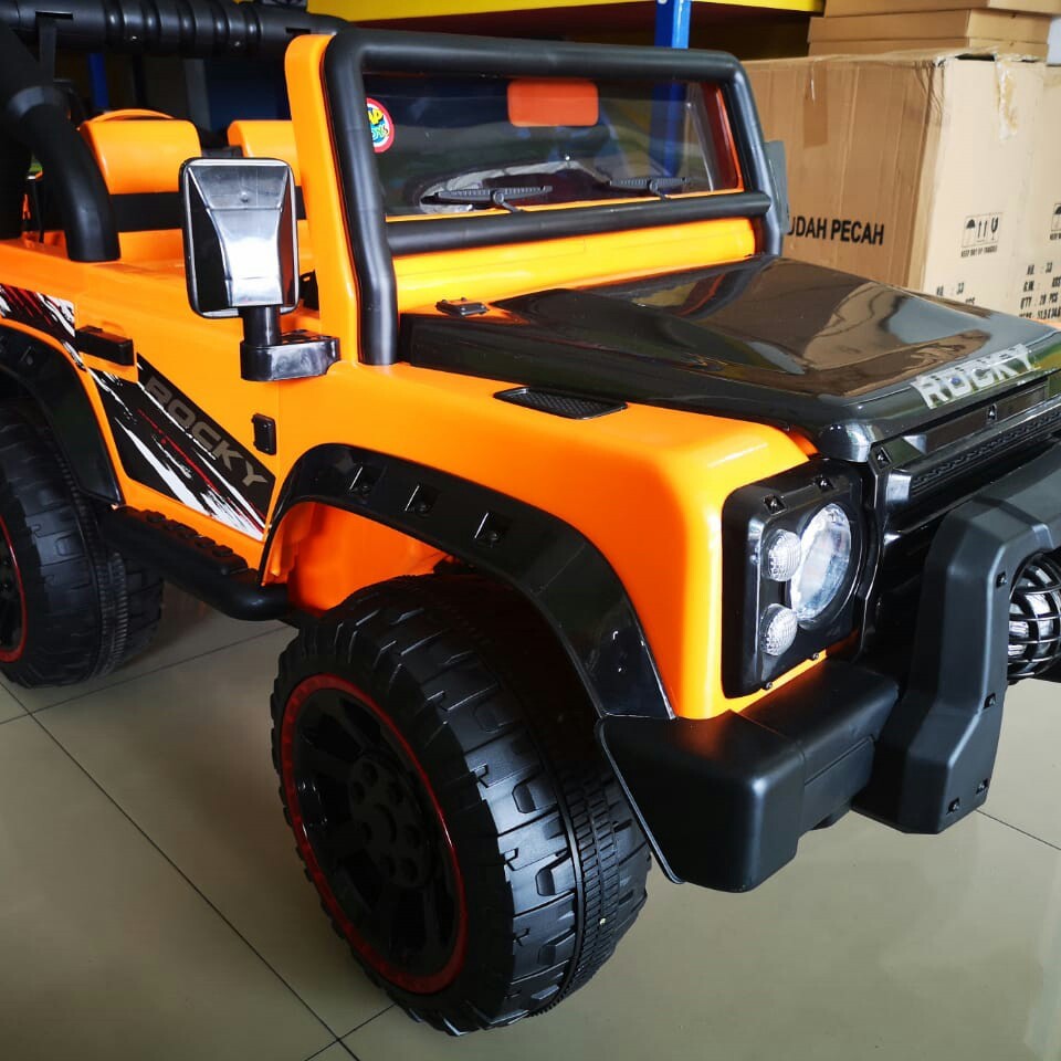 C10-MOBIL AKI MAINAN MOBIL AKI JENIS JEEP ROCKY MERK JEEP PER UNIT