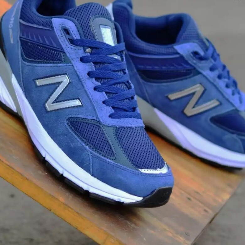 C3-- SEPATU PRIA NEW BALANCE 990 SNEAKERS MERK - PER UNIT 2