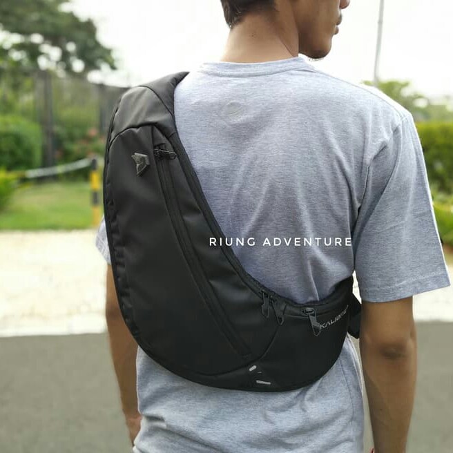 C3-KALIBRE TAS SLING BAG BLACK - BOOMERANG - 920691 - 000 MERK KALIBRE 2