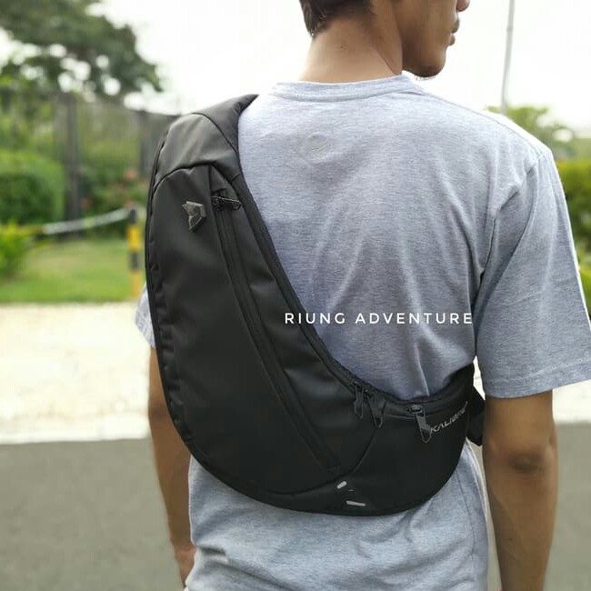 C3-KALIBRE TAS SLING BAG BLACK - BOOMERANG - 920691 - 000 MERK KALIBRE 3