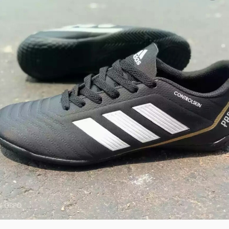 C3-SEPATU FUTSAL ADIDAS PREDATOR 2