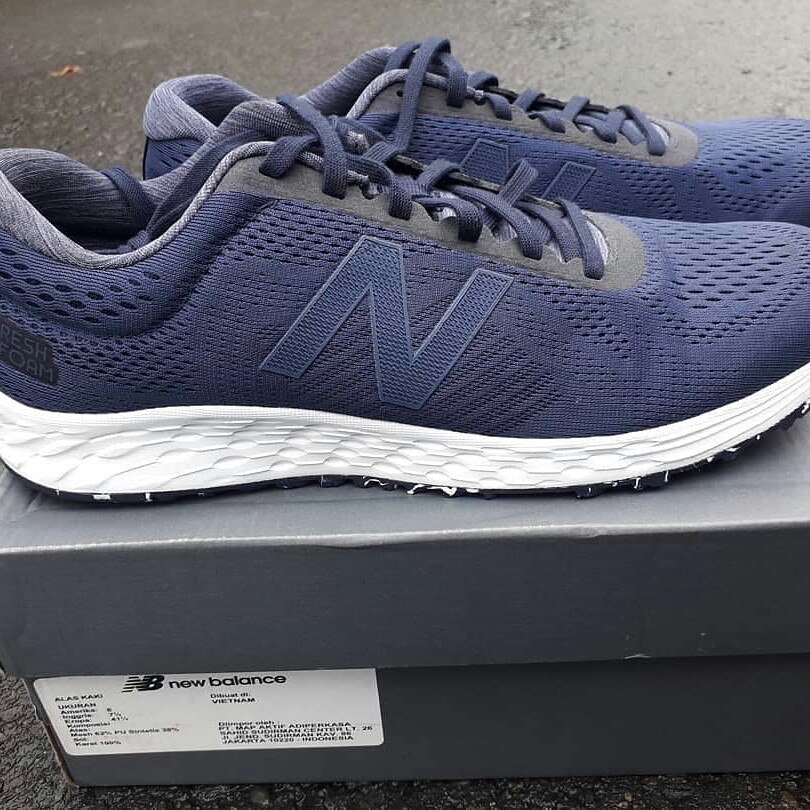 C3-SEPATU SPORT NEW BALANCE TIPE MERK NEW BALANCE 3