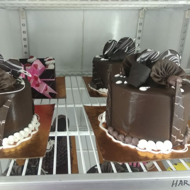 Cake Black Fores Sedang