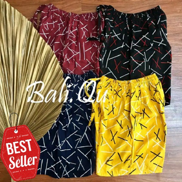 Celana Pendek Motif Line Bali