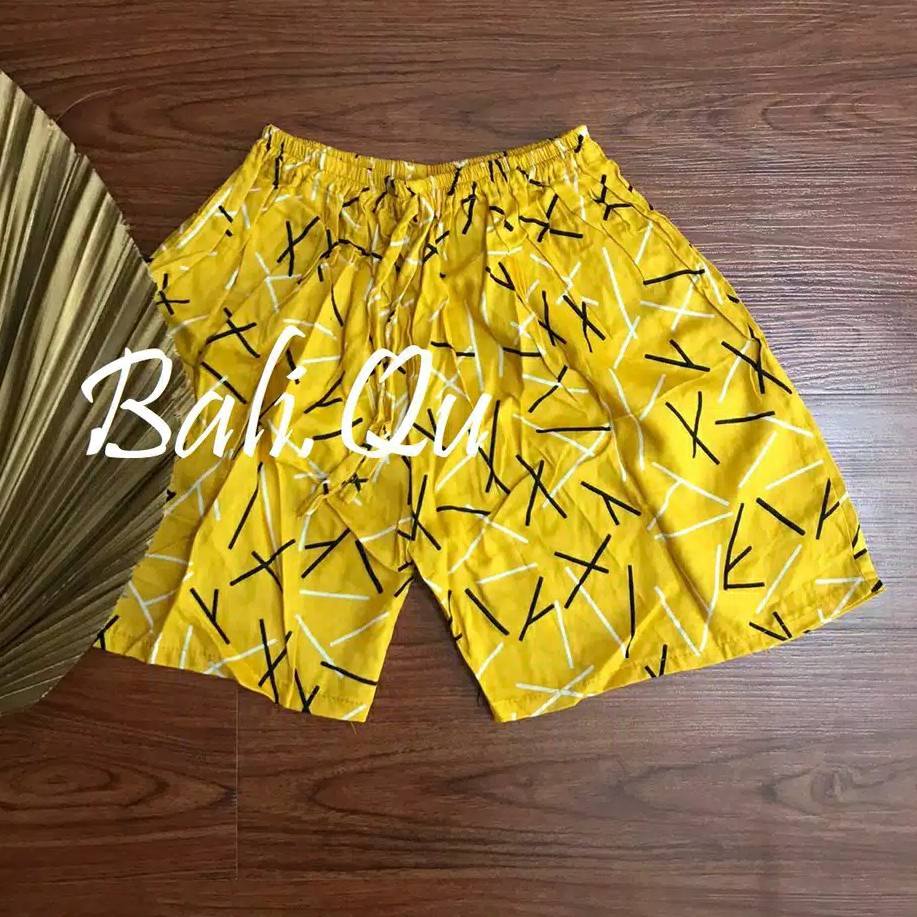 Celana Pendek Motif Line Bali 2