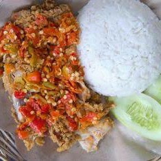 Chicken geprek pedas mantap nasi 