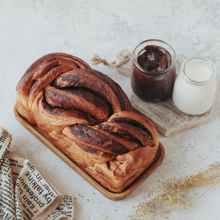 Chocolate Babka Besar