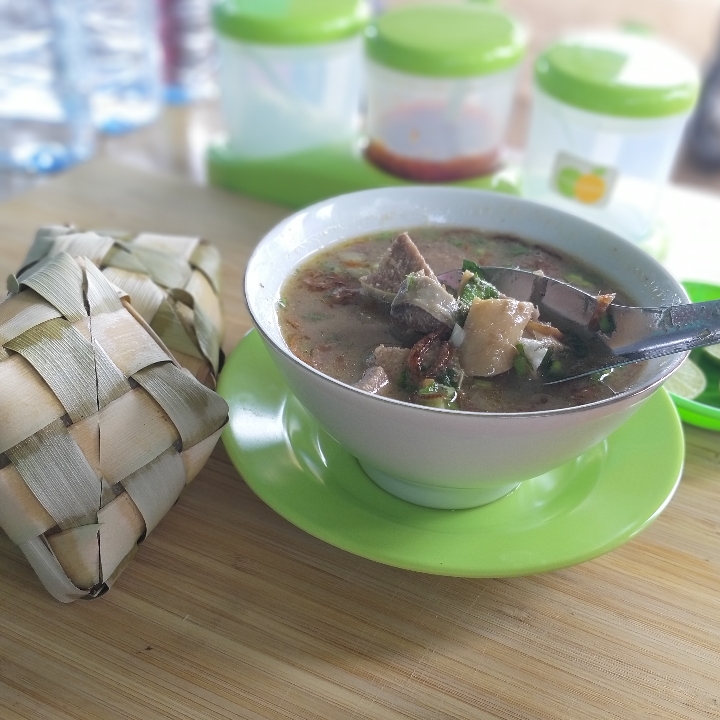 Coto Makassar Campur Full Plus Ketupat