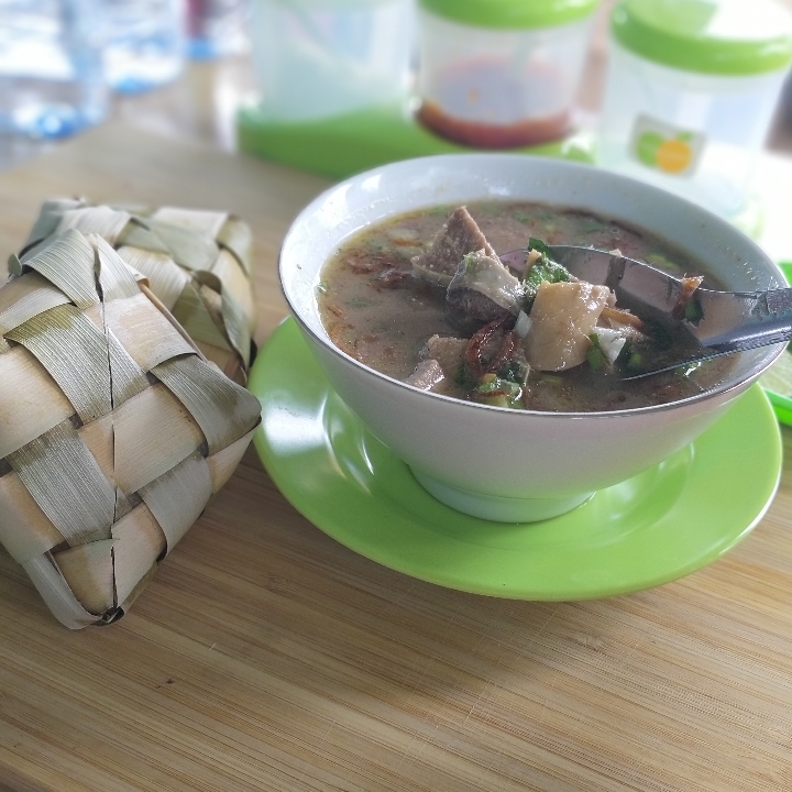 Coto Makassar Daging Full Plus Ketupat