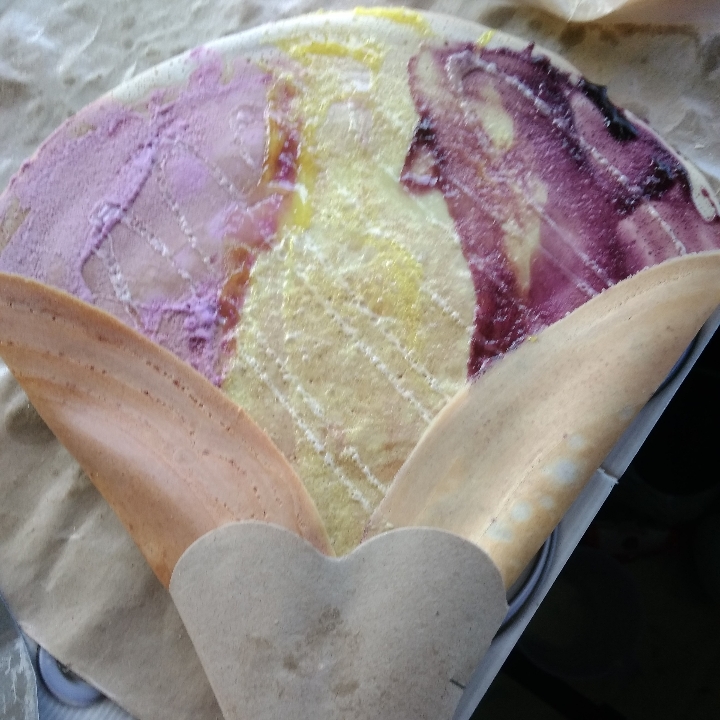 Crepes Rasa Taro Nanas Blueberry