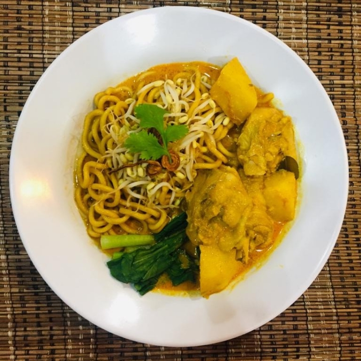 Curry Chicken Noodles