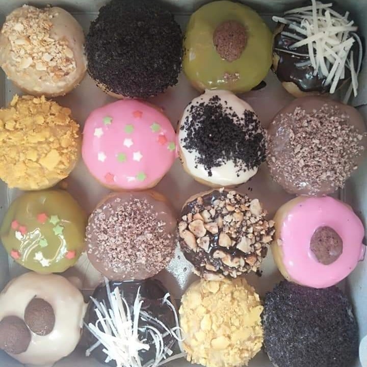 DONAT KENTANG ANEKA TOPING 2