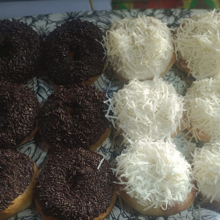 DONAT MIX SERES KEJU ISI 8