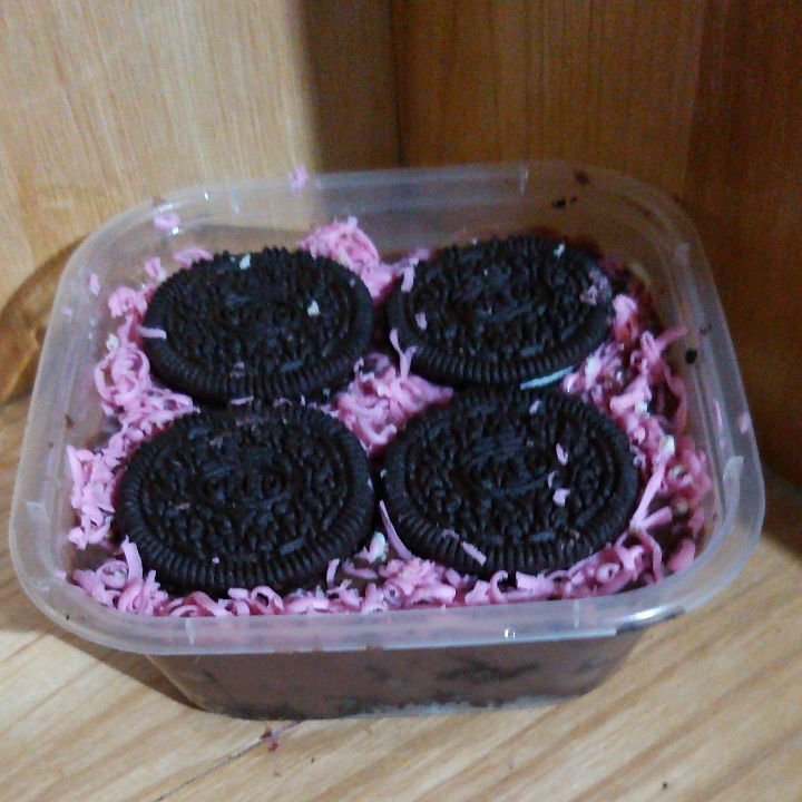 Dessert Box Krim Coklat Topping Coklat Rasa Stroberi Dan Oreo