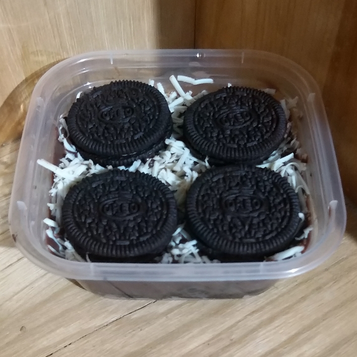 Dessert Box Krim Coklat Topping Keju Dan Oreo