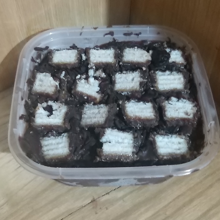 Dessert Box krim Coklat Topping Beng2 Dan Coklat Parut