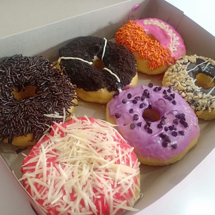 Donat Aneka Rasa Isi 6 Bh