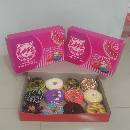 Donat Besar Isi 12