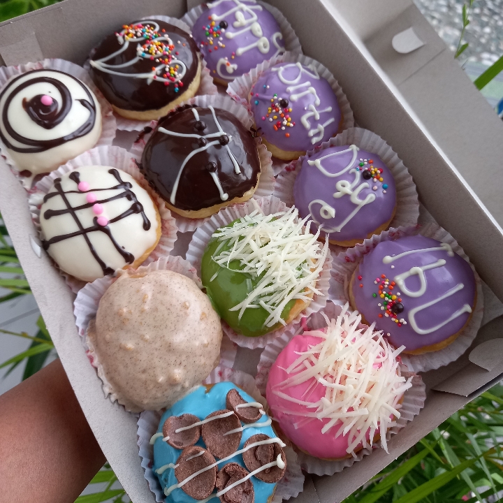 Donat gemoy FREE ucapan