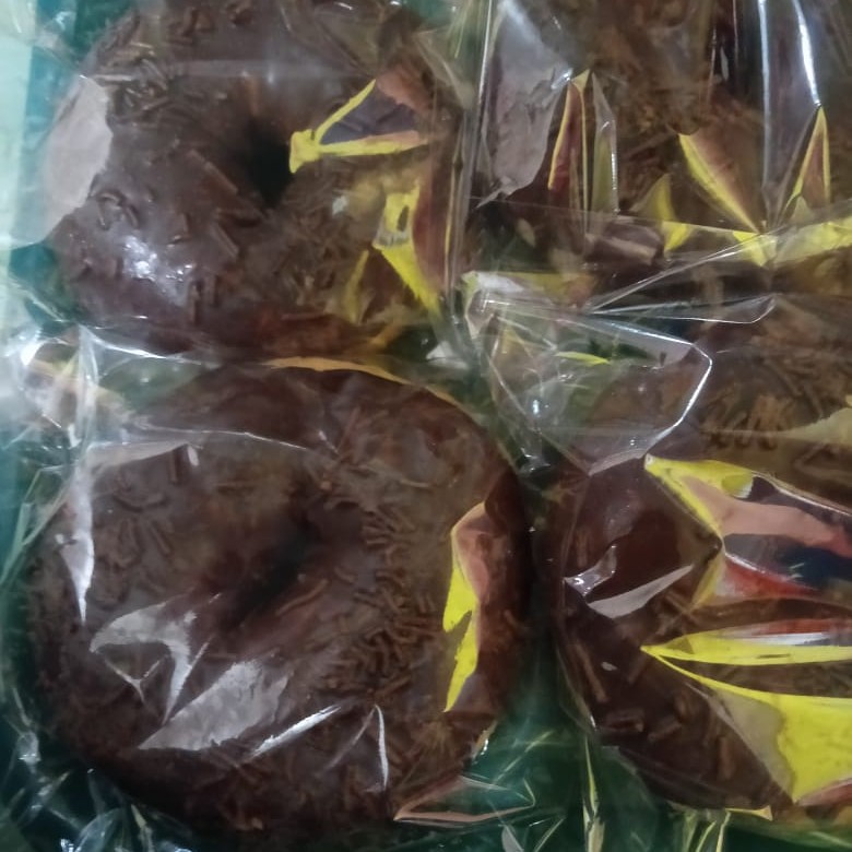 Donat messes coklat