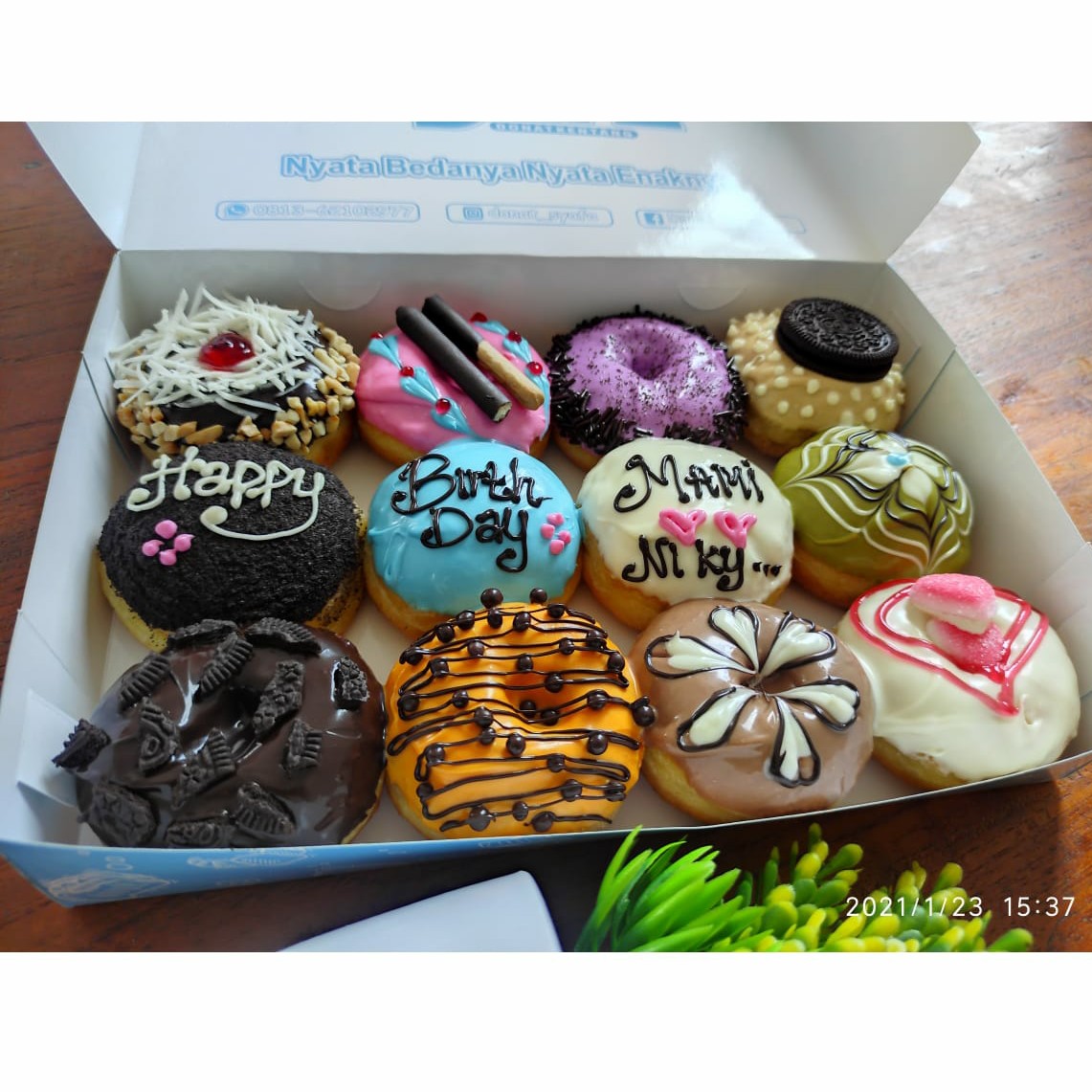 Donuts Tulis Isi 12