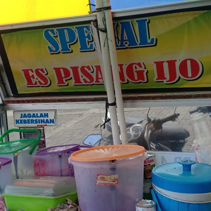 ES PISANG IJO