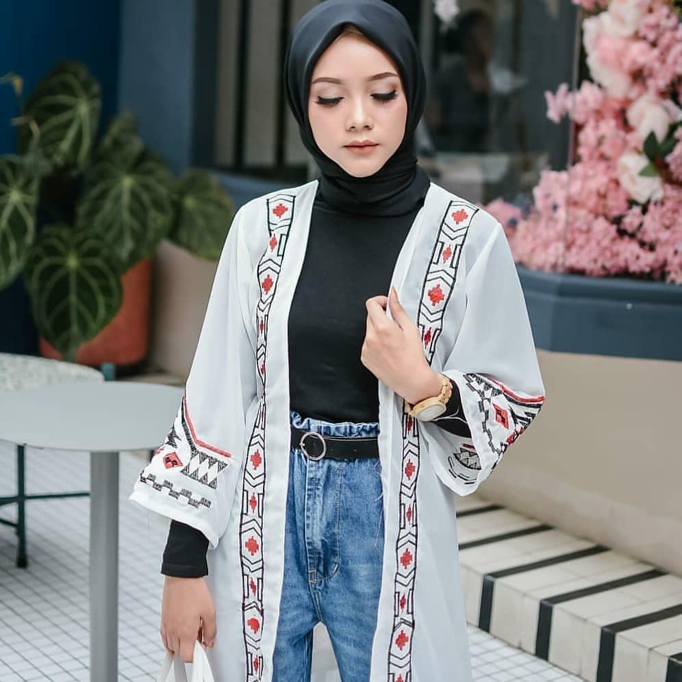 ETHNIC OUTER WHITE 4