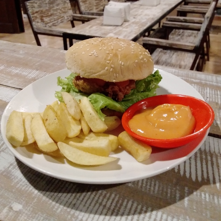 Egg Burger dengan Kentang Creamy Mushroom