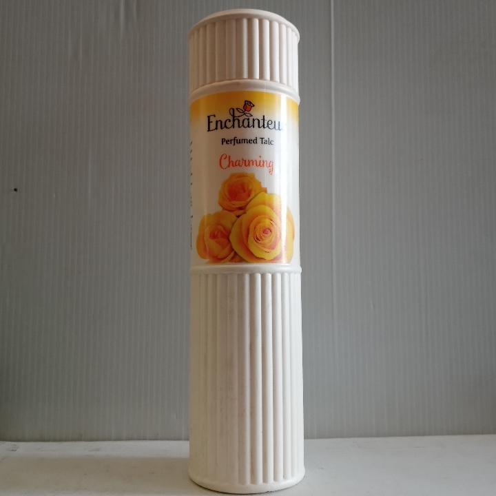 Enchanteur Parfumed Talc Charming 2