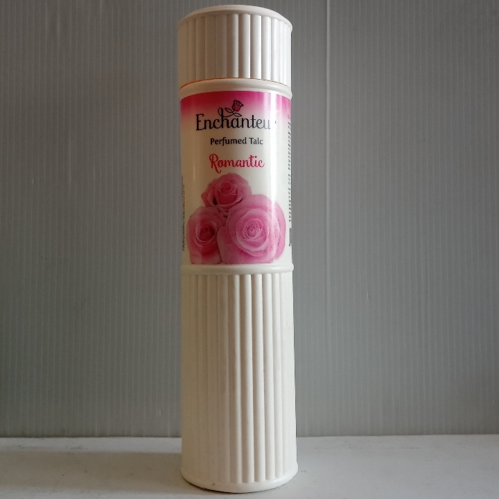 Enchanteur Parfumed Talc Romantic 2