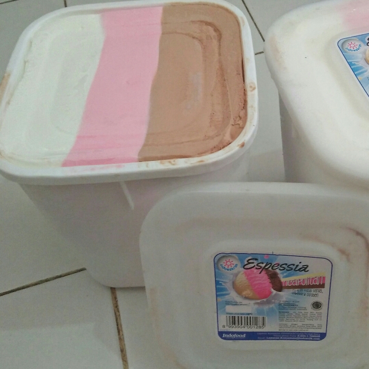 Es Cream 8 Liter Merk Indoeskrim