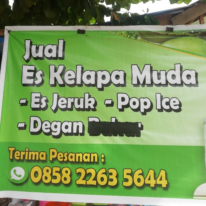 Es Kelapa Muda Besar