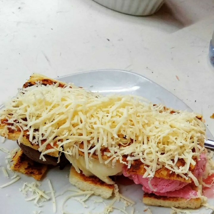 Es Krim Roti Bakar