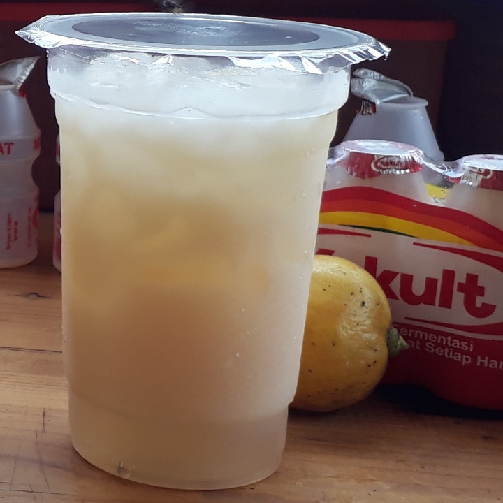 Es Lemon Yakult