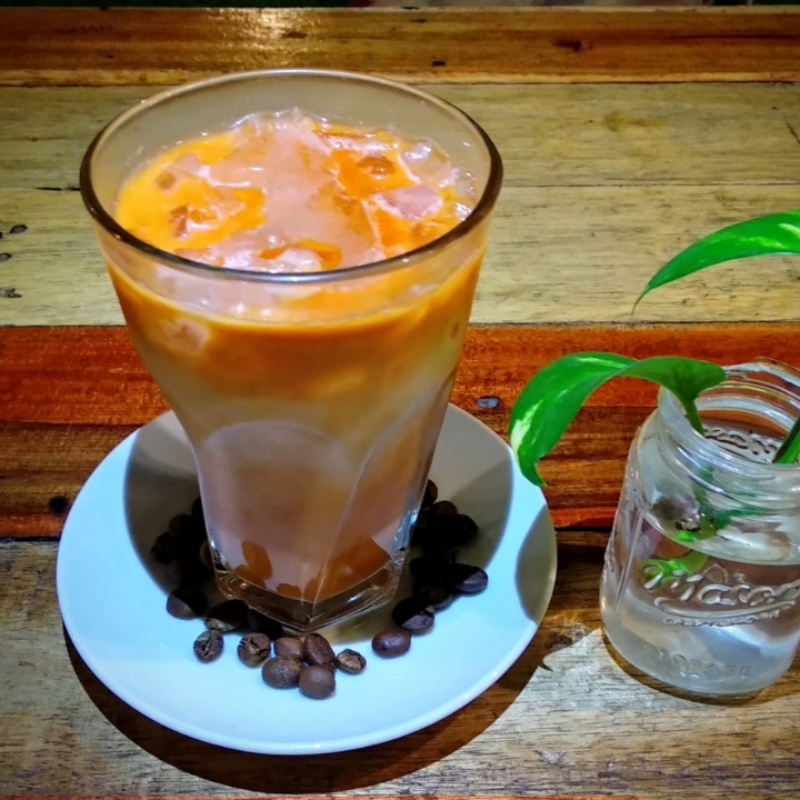 Es Thai Tea