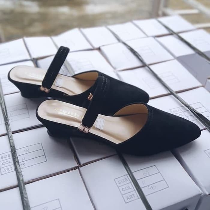 Flatshoes Kelsey 688 Hitam 3