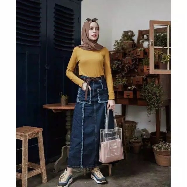 Frisa Skirt FREE BELT 