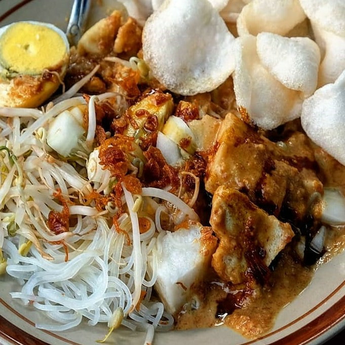 GADO GADO