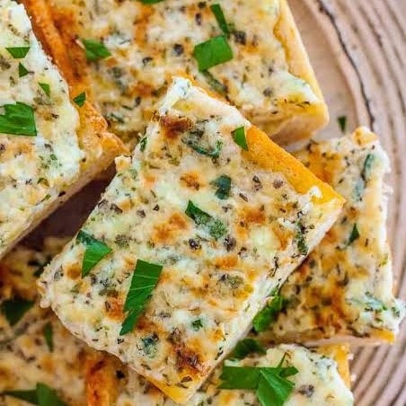 GARLIC CHEESE BREAD