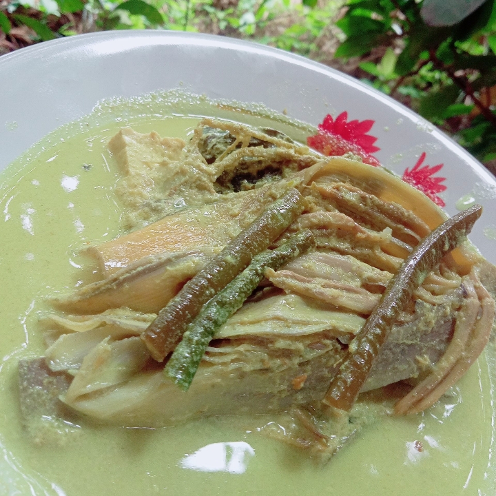 GULAI IKAN CAMPUR JANTUNG PISANG