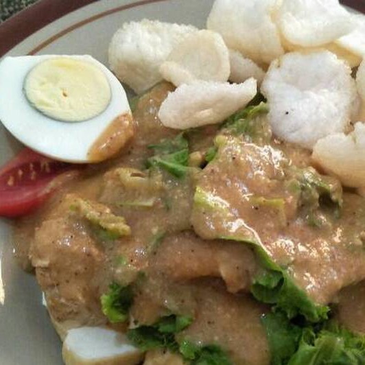 Gado Gado Telur Bulat