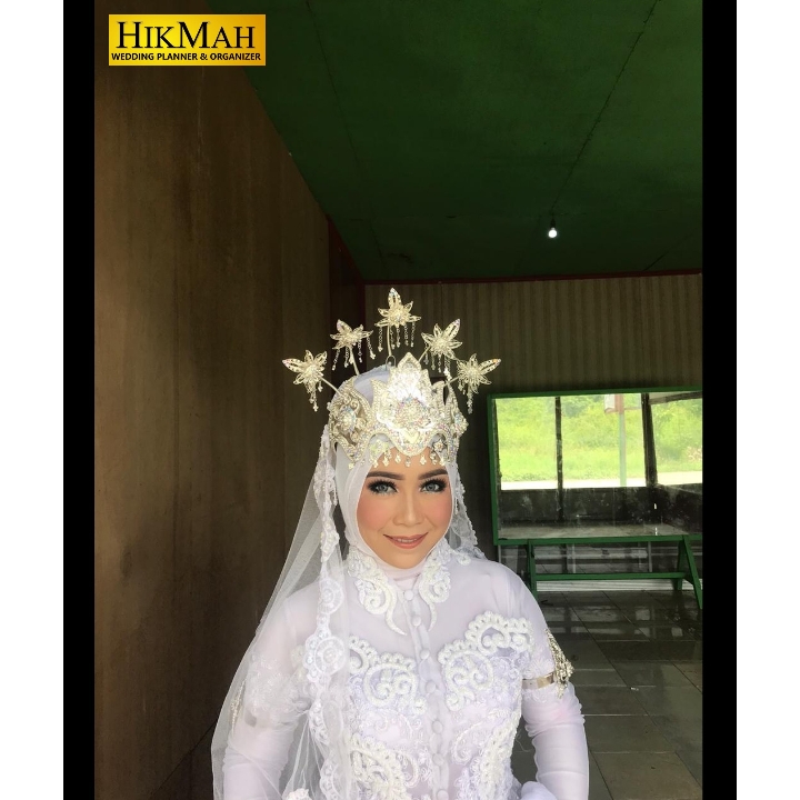 Gaun Kebaya Akad Putih