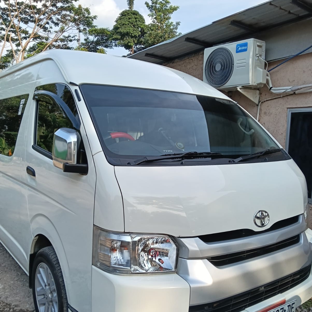 HIACE COMMUTER 2